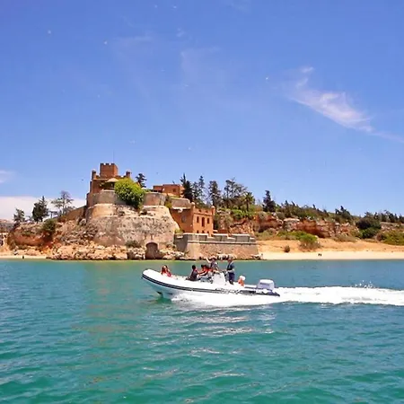 Vila George 5 *
